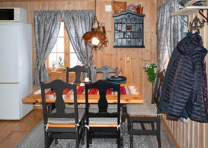 3 Bedroom Beautiful In Gjesasen Holiday home *