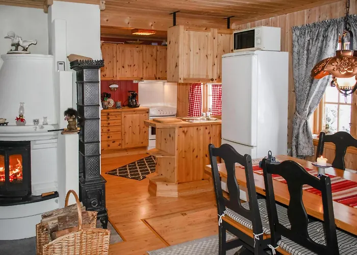 3 Bedroom Beautiful In Gjesasen Holiday home